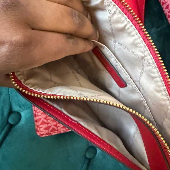 Michael Kors Red Signature Tote and Crossbody Trio - Picture 5 of 10